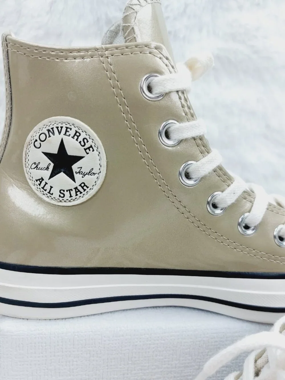 Converse Girl's Taupe Chuck Taylor All Star Mid-Top Athletic Sneaker Size 5